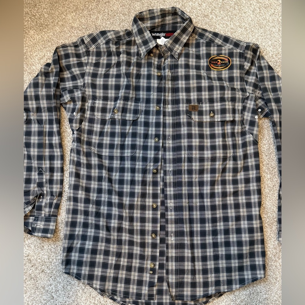 Wrangler Men's Navy and White Plaid Long-Sleeve Button-Down Shirt